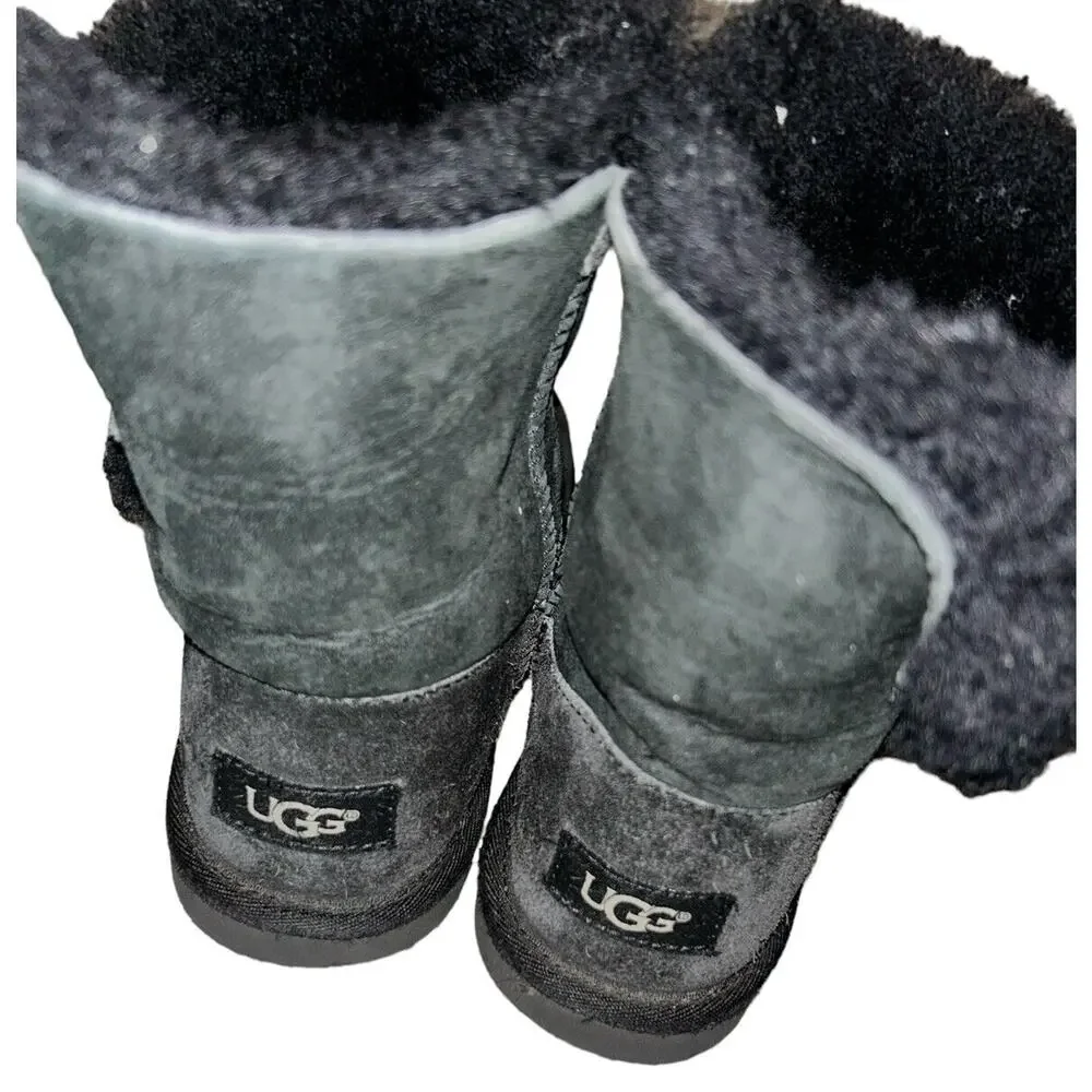 UGG‎ Australia Boots 1017400K Bailey Button II Black Size 3Y